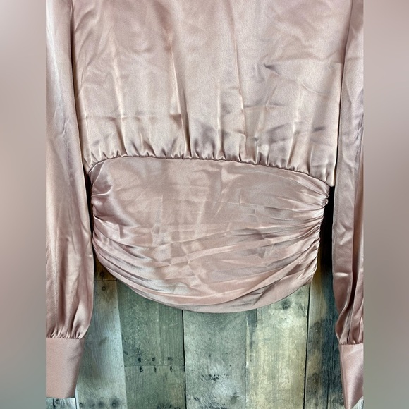 Aritzia Babaton Rosalia Blouse Satin Top Cropped in Mauvedust Pink Size Small. - Picture 5 of 12